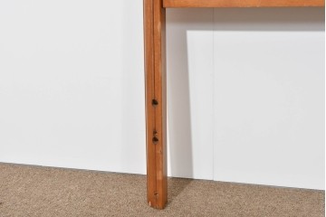 中古　横浜クラシック家具 ダニエル(Daniel)　面取り装飾の柔らかな曲線が魅力のヘッドボード　(R-085404)