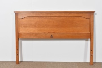 中古　横浜クラシック家具 ダニエル(Daniel)　面取り装飾の柔らかな曲線が魅力のヘッドボード　(R-085404)