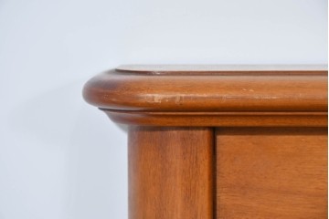 中古　横浜クラシック家具 ダニエル(Daniel)　面取り装飾の柔らかな曲線が魅力のヘッドボード　(R-085404)