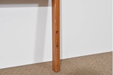 中古　横浜クラシック家具 ダニエル(Daniel)　面取り装飾の柔らかな曲線が魅力のヘッドボード　(R-085404)