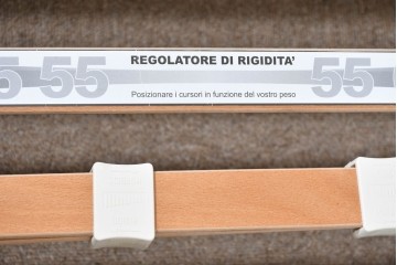 中古　イタリア　フレックスフォルム(Flexform)　日本ベッド製マットレス付き　上質なファブリック張りのキングサイズベッド　定価約95万円　(R-085406)