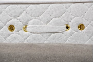 中古　イタリア　フレックスフォルム(Flexform)　日本ベッド製マットレス付き　上質なファブリック張りのキングサイズベッド　定価約95万円　(R-085406)