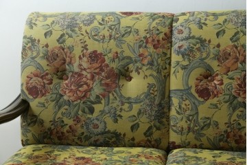 和製ヴィンテージ　三越家具　COUNTRY HOUSE(カントリーハウス)　Brugge(ブルージュ)　アームや脚部の彫刻装飾と鮮やかなファブリックが美しい3人掛けソファ　(R-085407)