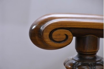 和製ヴィンテージ　三越家具(現カントリーハウス)　Brugge(ブルージュ)　アームや脚部の彫刻装飾と鮮やかなファブリックが美しい3人掛けソファ　(R-085407)