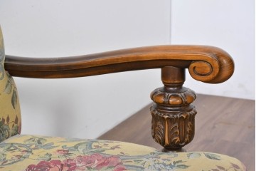 和製ヴィンテージ　三越家具(現カントリーハウス)　Brugge(ブルージュ)　アームや脚部の彫刻装飾と鮮やかなファブリックが美しい3人掛けソファ　(R-085407)