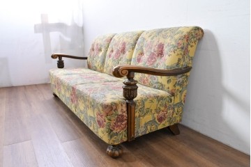 和製ヴィンテージ　三越家具(現カントリーハウス)　Brugge(ブルージュ)　アームや脚部の彫刻装飾と鮮やかなファブリックが美しい3人掛けソファ　(R-085407)