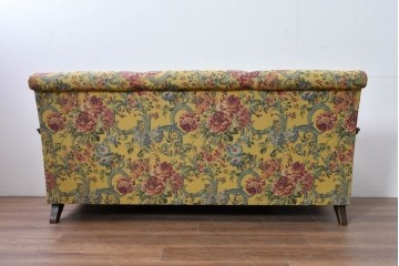 和製ヴィンテージ　三越家具(現カントリーハウス)　Brugge(ブルージュ)　アームや脚部の彫刻装飾と鮮やかなファブリックが美しい3人掛けソファ　(R-085407)