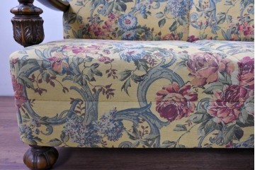 和製ヴィンテージ　三越家具(現カントリーハウス)　Brugge(ブルージュ)　アームや脚部の彫刻装飾と鮮やかなファブリックが美しい3人掛けソファ　(R-085407)