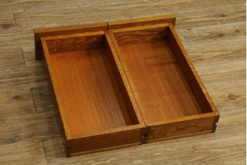 中古　美品　ACME Furniture(アクメ ファニチャー)　JETTY(ジェッティ)　見せる収納が楽しめるガラス天板のコーヒーテーブル　定価約12万円　(R-085408)