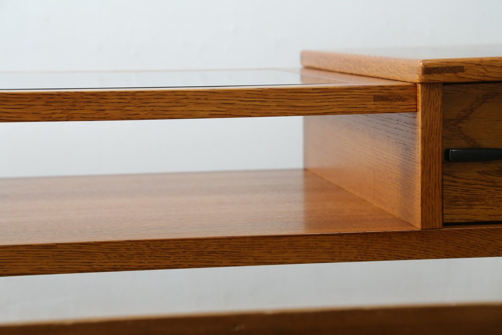 中古　美品　ACME Furniture(アクメ ファニチャー)　JETTY(ジェッティ)　見せる収納が楽しめるガラス天板のコーヒーテーブル　定価約12万円　(R-085408)
