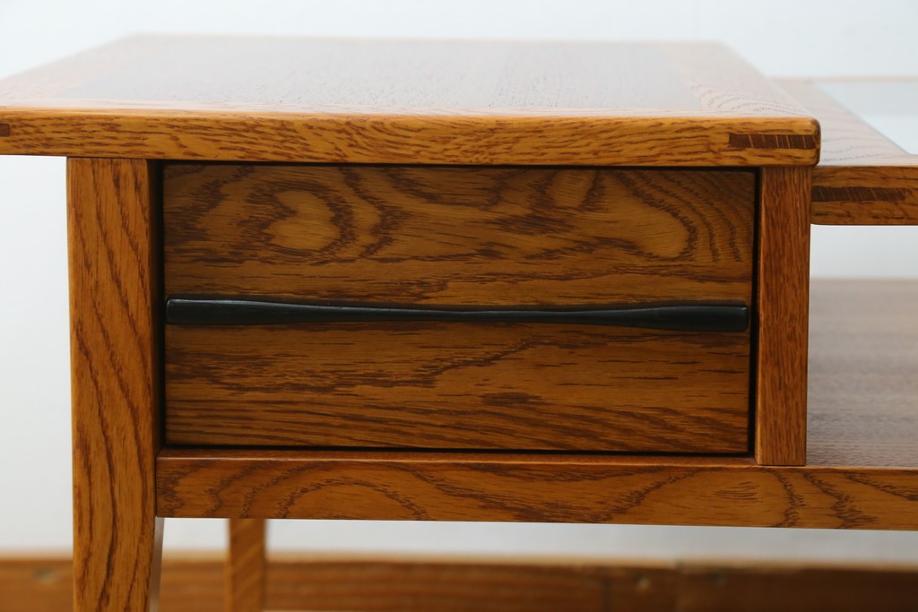 中古　美品　ACME Furniture(アクメ ファニチャー)　JETTY(ジェッティ)　見せる収納が楽しめるガラス天板のコーヒーテーブル　定価約12万円　(R-085408)