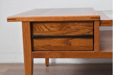 中古　美品　ACME Furniture(アクメ ファニチャー)　JETTY(ジェッティ)　見せる収納が楽しめるガラス天板のコーヒーテーブル　定価約12万円相当　(R-085408)
