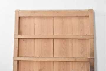 アンティーク建具　鉄鋲と縁取りがアクセントの重厚な蔵戸1枚　(R-085410)