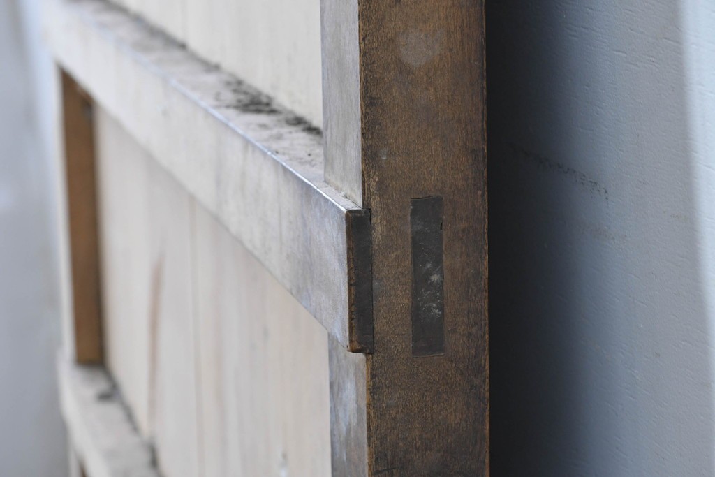 アンティーク建具　鉄鋲と縁取りがアクセントの重厚な蔵戸1枚　(R-085410)