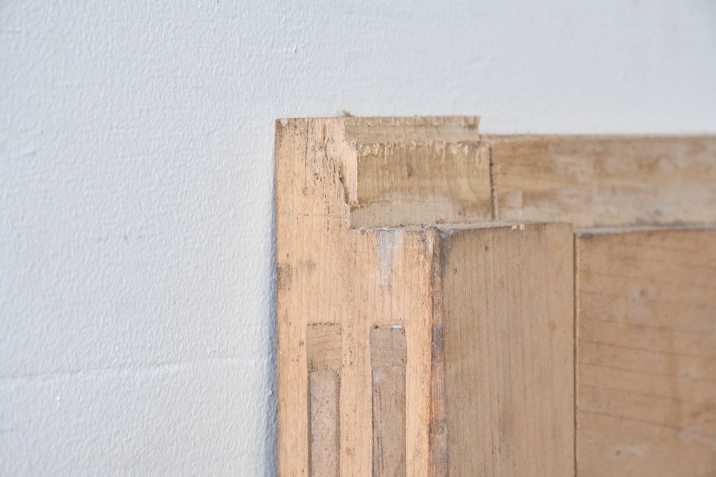 アンティーク建具　鉄鋲と縁取りがアクセントの重厚な蔵戸1枚　(R-085410)