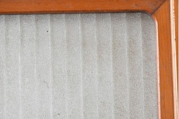 ヴィンテージ建具　リブ入りの大きなガラスが魅力の扉1枚　(R-085411)