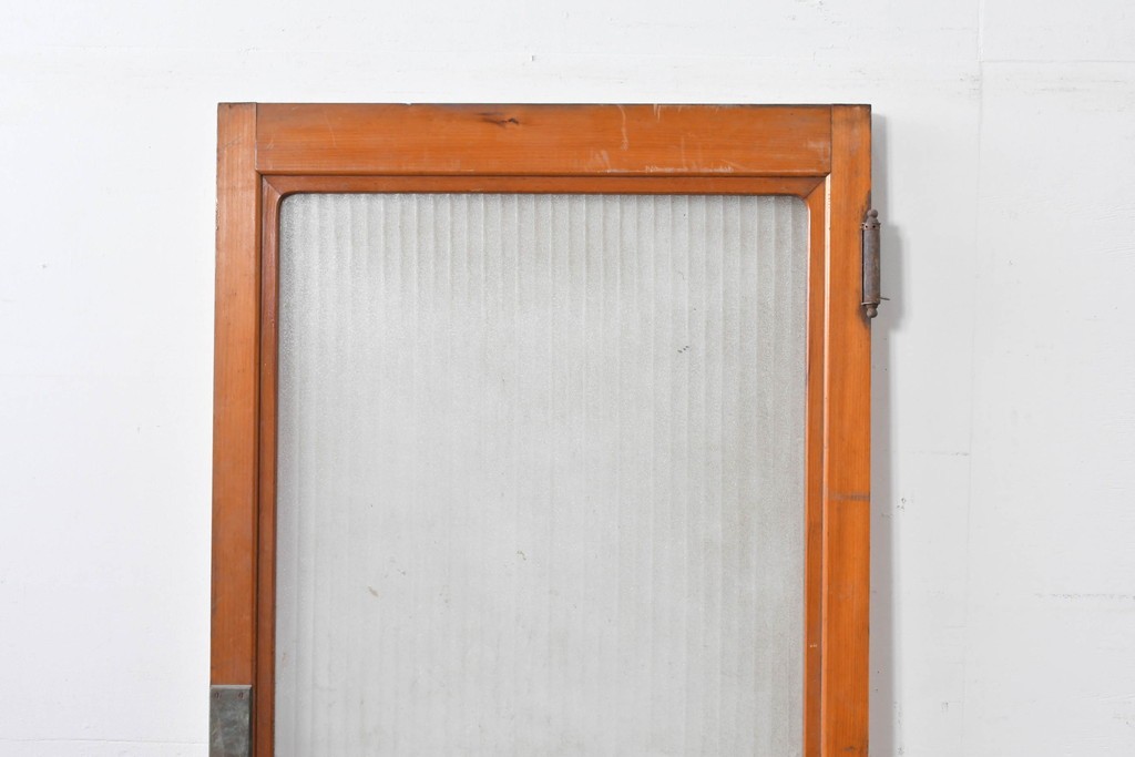 ヴィンテージ建具　リブ入りの大きなガラスが魅力の扉1枚　(R-085411)