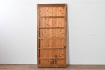 アンティーク建具　素朴な木肌と腰金物が印象的な蔵戸1枚　(R-085412)