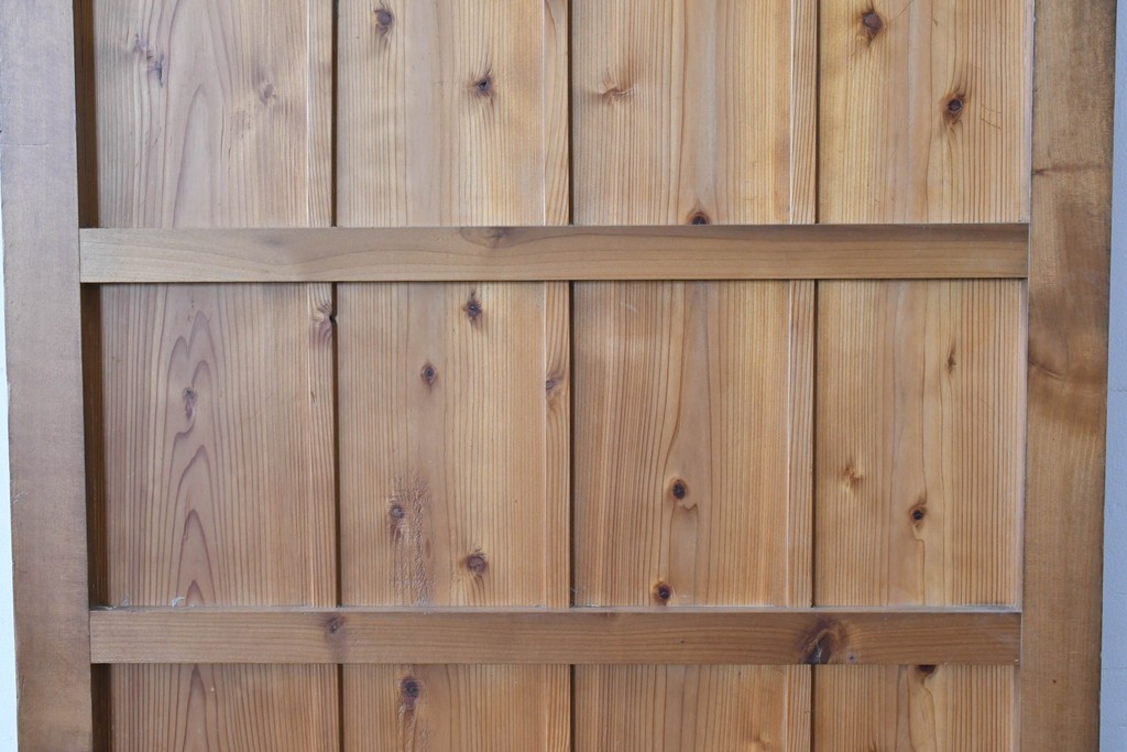 アンティーク建具　素朴な木肌と腰金物が印象的な蔵戸1枚　(R-085412)