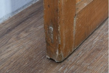 アンティーク建具　素朴な木肌と腰金物が印象的な蔵戸1枚　(R-085412)