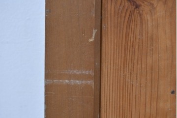 アンティーク建具　素朴な木肌と腰金物が印象的な蔵戸1枚　(R-085412)