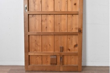 アンティーク建具　素朴な木肌と腰金物が印象的な蔵戸1枚　(R-085412)