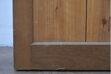 アンティーク建具　素朴な木肌と腰金物が印象的な蔵戸1枚　(R-085412)