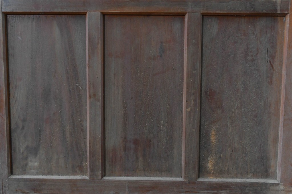 ヴィンテージ建具　縦桟の意匠が素朴なガラス入り玄関戸2枚セット　(R-085413)