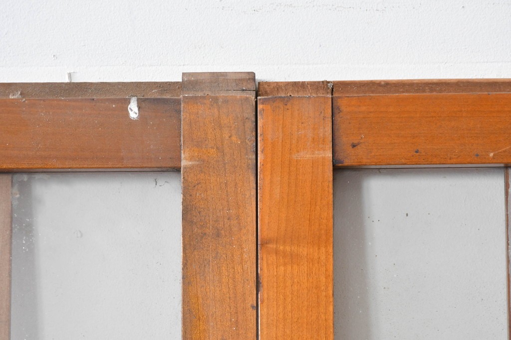 ヴィンテージ建具　縦桟の意匠が素朴なガラス入り玄関戸2枚セット　(R-085413)