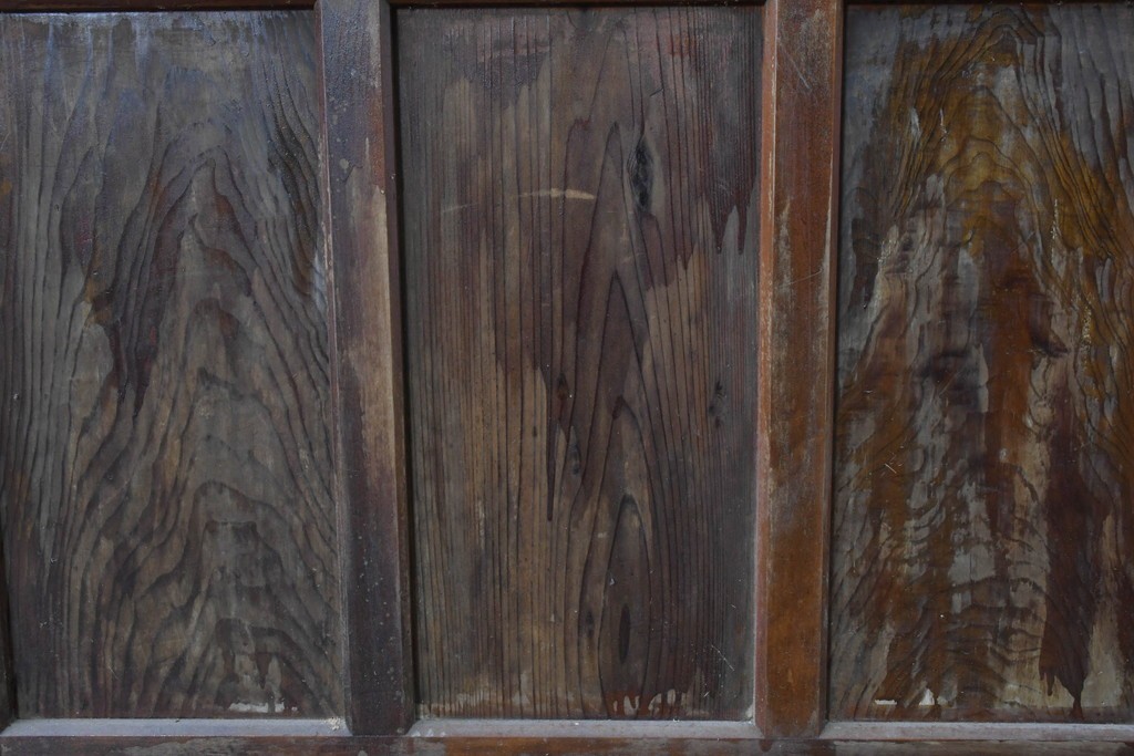 ヴィンテージ建具　縦桟の意匠が素朴なガラス入り玄関戸2枚セット　(R-085413)