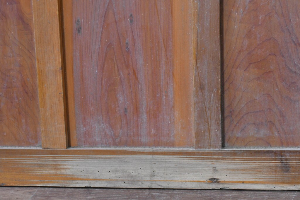 ヴィンテージ建具　縦桟の意匠が素朴なガラス入り玄関戸2枚セット　(R-085413)