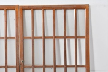 ヴィンテージ建具　縦桟の意匠が素朴なガラス入り玄関戸2枚セット　(R-085413)