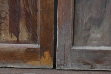 ヴィンテージ建具　縦桟の意匠が素朴なガラス入り玄関戸2枚セット　(R-085413)