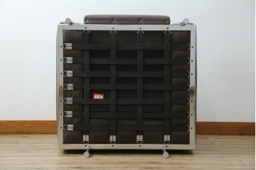 中古　美品　Cassina(カッシーナ)　ル・コルビュジエ(Le Corbusier)　グランコンフォール　 LC2 　ダークブラウン　直線的なクロームフレームと上質レザーが調和する1人掛けソファ　(R-085422)