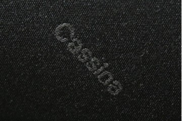 中古　美品　Cassina(カッシーナ)　ル・コルビュジエ(Le Corbusier)　グランコンフォール　 LC2 　ダークブラウン　直線的なクロームフレームと上質レザーが調和する1人掛けソファ　(R-085422)