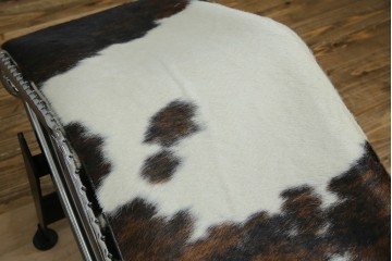 中古　美品!!　イタリア製　Cassina(カッシーナ)　Le Corbusier(ル・コルビュジエ)　滑らかな曲線フレームが美しいシェーズロング　定価約106万7千円相当　(R-085423)