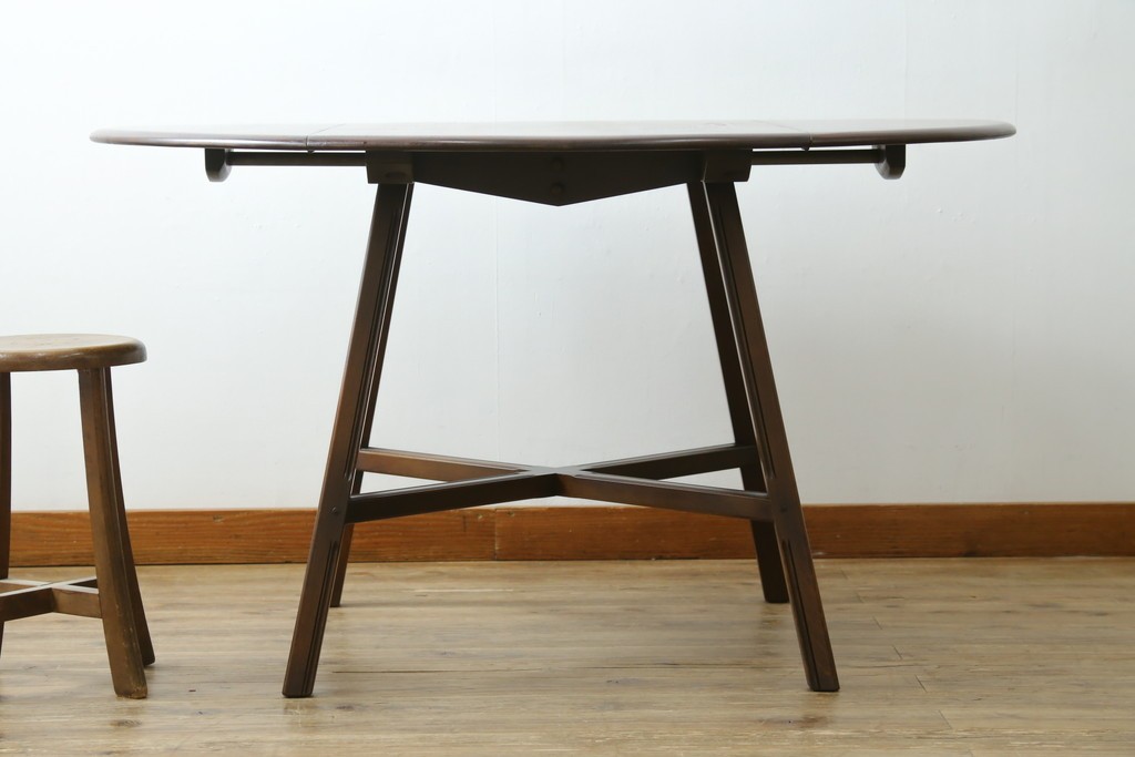 イギリスヴィンテージ　アーコール(ERCOL)　シンプルで機能性の良いバタフライテーブル　(R-085424)