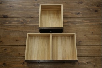 中古　美品　良品　国産　職人手作り品　前面格子戸の水屋箪笥食器棚　定価推定約25万円以上　(R-085425)