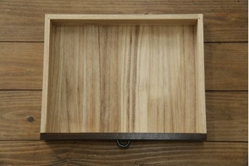 中古　美品　良品　国産　職人手作り品　前面格子戸の水屋箪笥食器棚　定価推定約25万円以上　(R-085425)