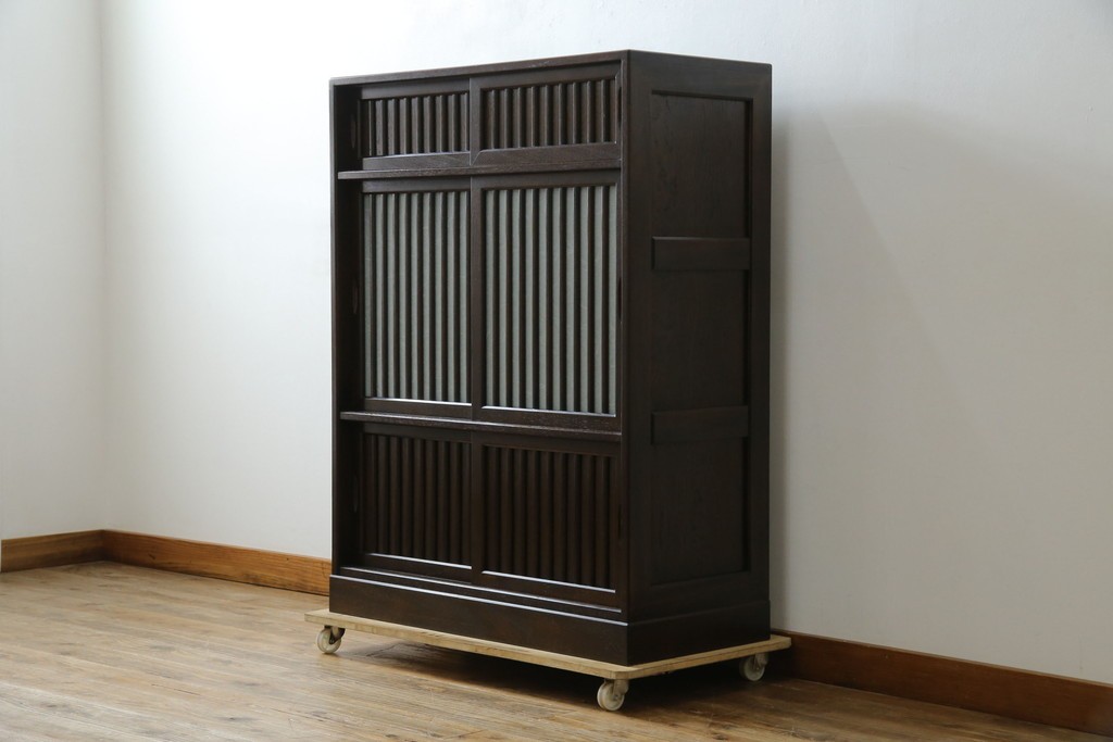 中古　美品　良品　国産　職人手作り品　前面格子戸の水屋箪笥食器棚　定価推定約25万円以上　(R-085425)