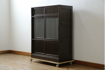 中古　美品　良品　国産　職人手作り品　前面格子戸の水屋箪笥食器棚　定価推定約25万円以上　(R-085425)