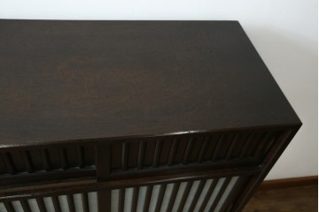 中古　美品　良品　国産　職人手作り品　前面格子戸の水屋箪笥食器棚　定価推定約25万円以上　(R-085425)