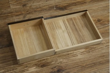 中古　美品　良品　国産　職人手作り品　前面格子戸の水屋箪笥食器棚　定価推定約25万円以上　(R-085425)