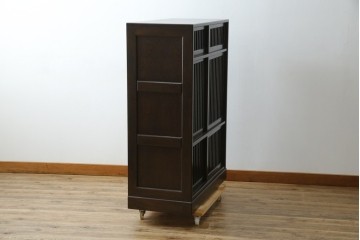 中古　美品　良品　国産　職人手作り品　前面格子戸の水屋箪笥食器棚　定価推定約25万円以上　(R-085425)