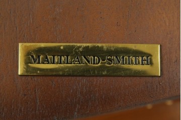 中古　美品　MAITLAND-SMITH(メートランドスミス)　装飾金具の造形が印象的なサイドボード　定価約160万円相当　(R-085426)