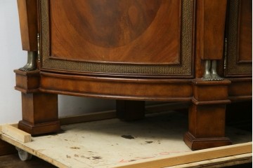 中古　美品　MAITLAND-SMITH(メートランドスミス)　装飾金具の造形が印象的なサイドボード　定価約160万円相当　(R-085426)