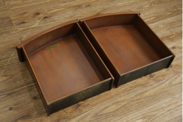 中古　美品　MAITLAND-SMITH(メートランドスミス)　装飾金具の造形が印象的なサイドボード　定価約160万円相当　(R-085426)