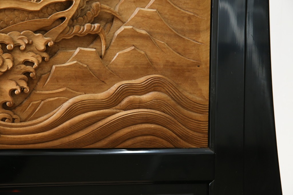 和製ヴィンテージ　井波彫刻　在銘作家物　新規制作で250万円以上相当の逸品!!　時代物の龍虎図衝立　(R-085427)