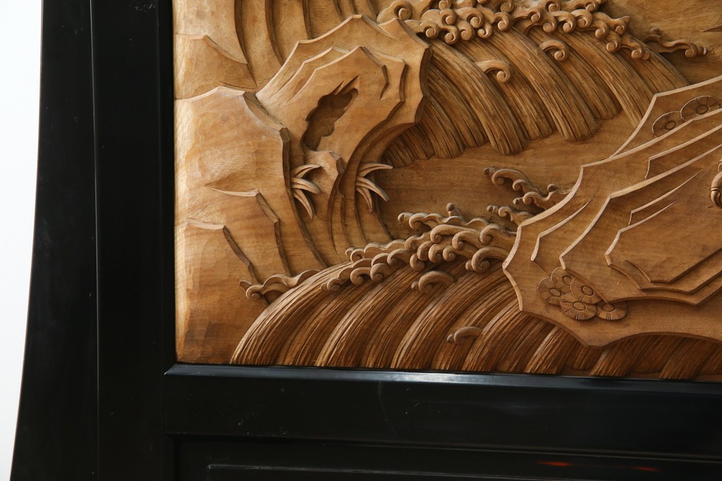 和製ヴィンテージ　井波彫刻　在銘作家物　新規制作で250万円以上相当の逸品!!　時代物の龍虎図衝立　(R-085427)