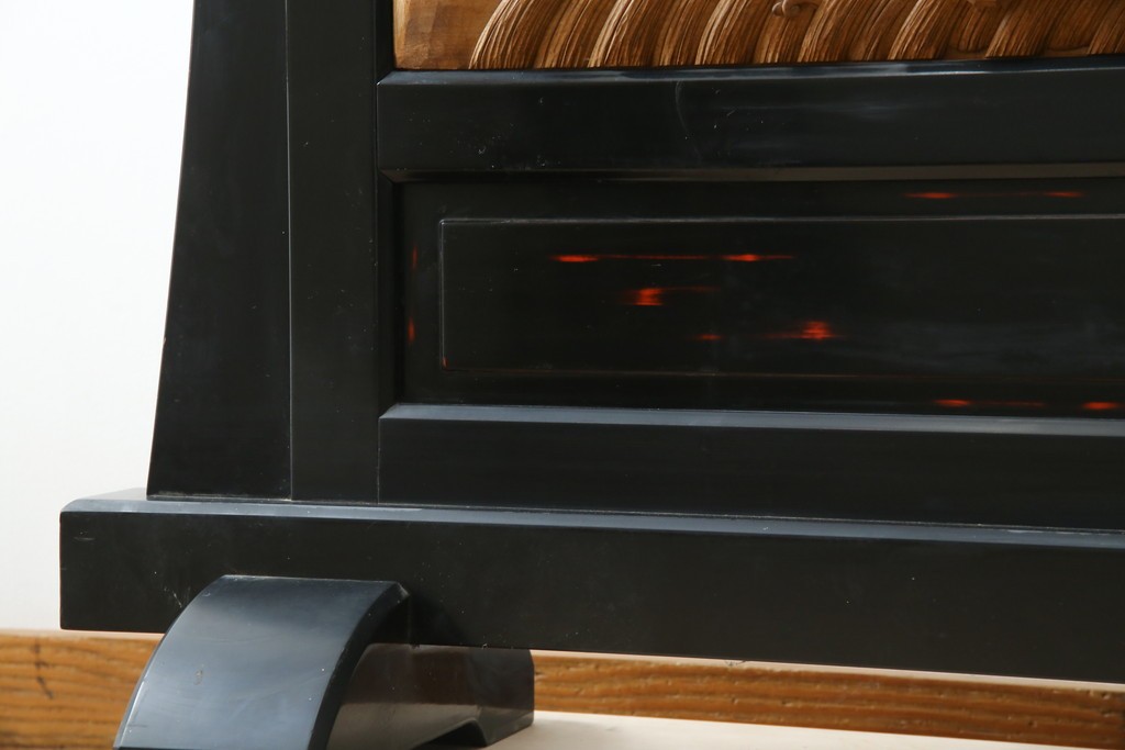 和製ヴィンテージ　井波彫刻　在銘作家物　新規制作で250万円以上相当の逸品!!　時代物の龍虎図衝立　(R-085427)